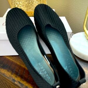 WOMEN'S DANSKIN HOPE FLATS